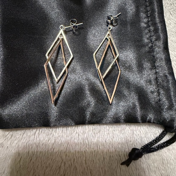 🆕Two-Tone Gold and Silver Geometric Drop Earrings White and 18K Rose Gold Plated - Picture 3 of 5